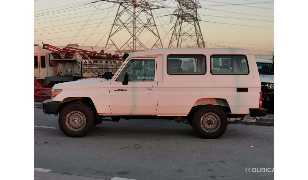 Toyota Land Cruiser Hard Top 4.2L DIESEL, 16" TYRE, KEY START, XENON HEADLIGHTS (CODE # HTLX78)