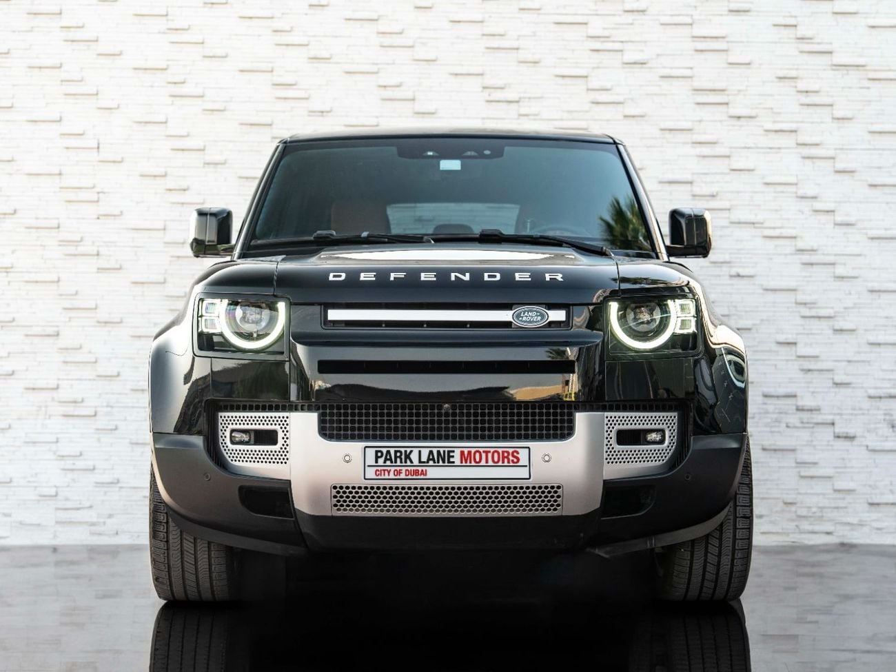 Land Rover Defender P400 110 HSE 3.0L (5 Seater)