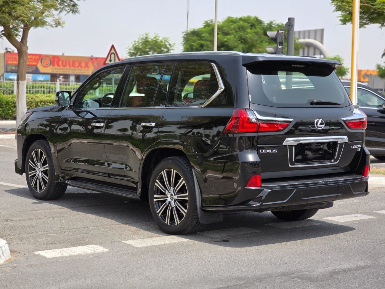 لكزس LX 570 SIGNATURE