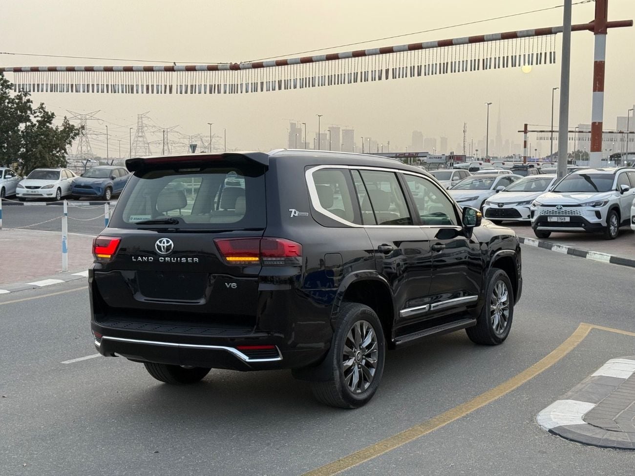 Toyota Land Cruiser SAFARI 2019 LAND CRUISER GXR V6/4.0 FACELIFTED 2025 EXCELLENT CONDITION GCC