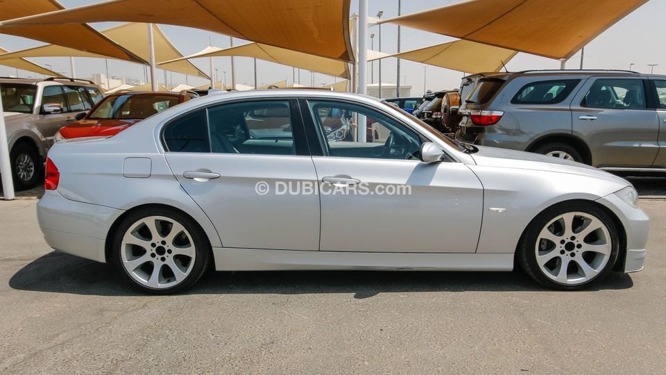 Used BMW 335i i 2007 for sale in Dubai - 69354