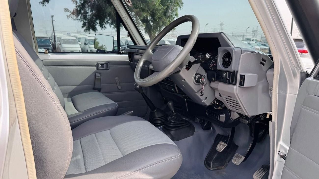 تويوتا لاند كروزر بيك آب SINGLE CABIN | 4.5L DIESEL ENGINE | MANUAL TRANSMISSION | RHD | 2007 | REAR VIEW CAMERA