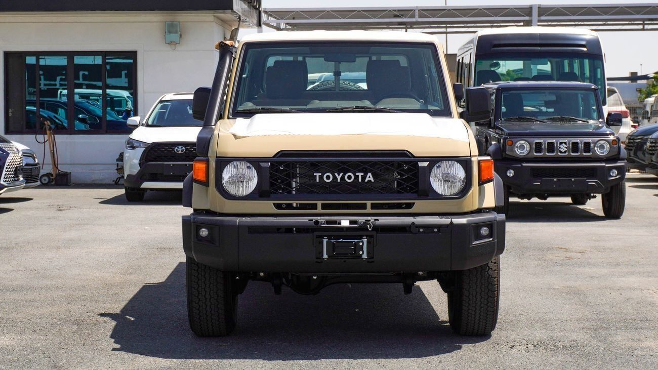 Toyota Land Cruiser Pick Up TOYOTA LC 79 DOUBLE CABIN PETROL 4.0 A/T - 2025