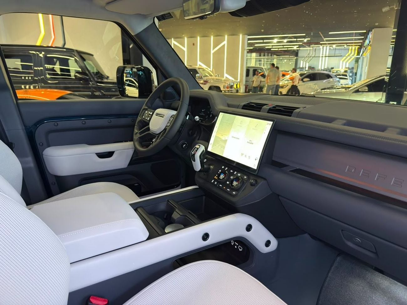 لاند روفر ديفندر 110 OCTA EDITION ONE P635 2026 Land Rover Defender 110 Octa P635 - ALTAYYER WARRANTY AND SERVICE