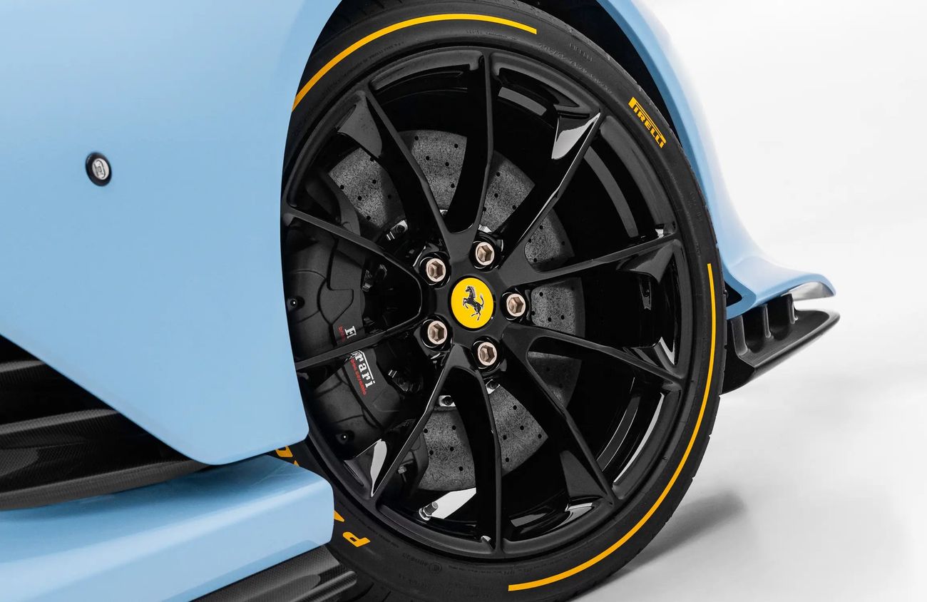 فيراري 812 كومبيتيزون 6.5L V12 Naturally Aspirated Engine