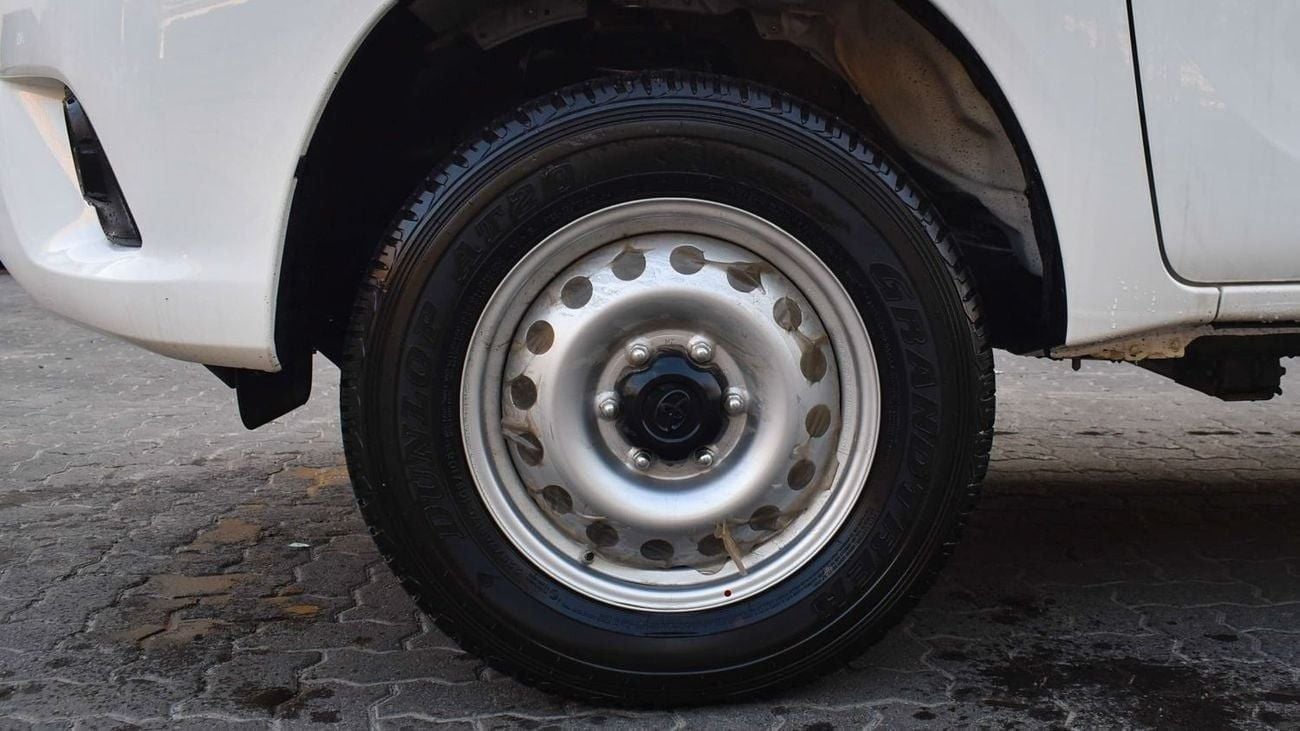 Toyota Hilux HILUX D/C 4WD DSL DLX-E