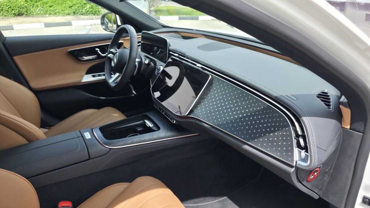 مرسيدس بنز E200 MERCEDES BENZ E200 | MID OPTION | OKM | 2024 | GCC