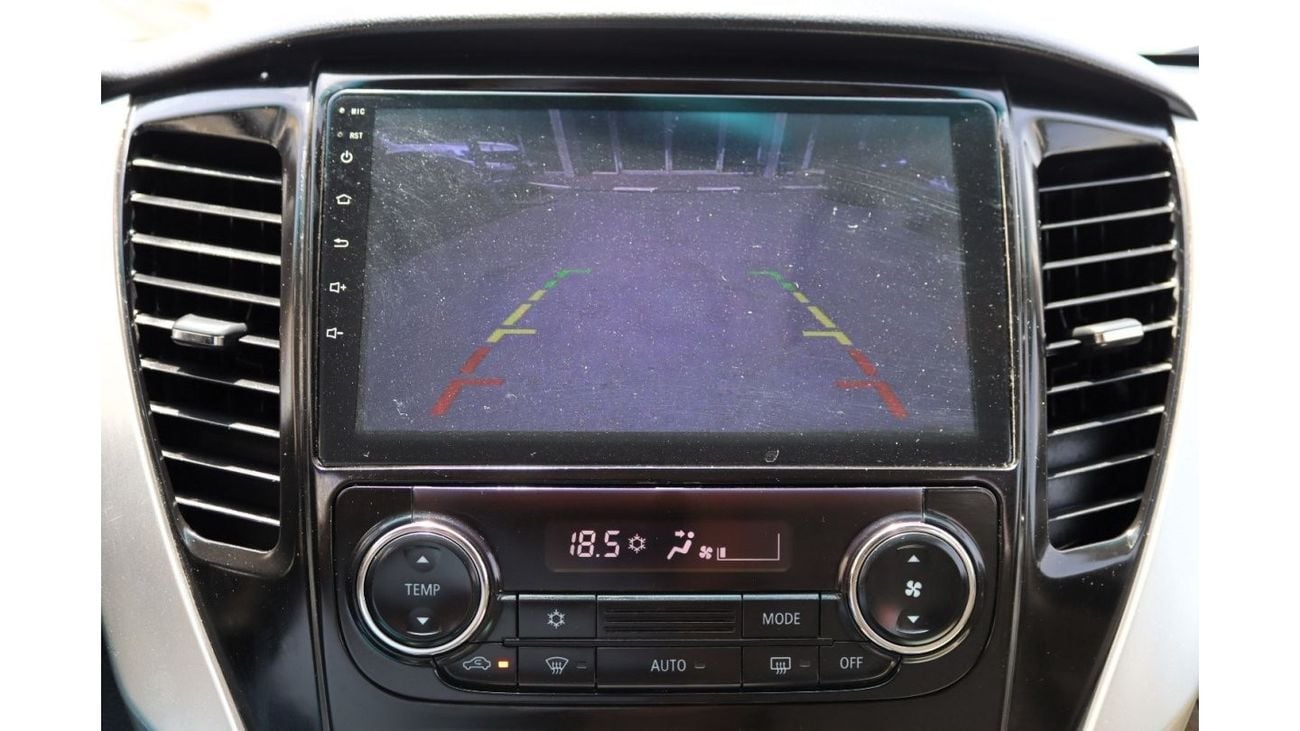 Mitsubishi Montero GLX ACCIDENTS FREE - GCC - ENGINE 3000 CC - PERFECT CONDITION INSIDE OUT