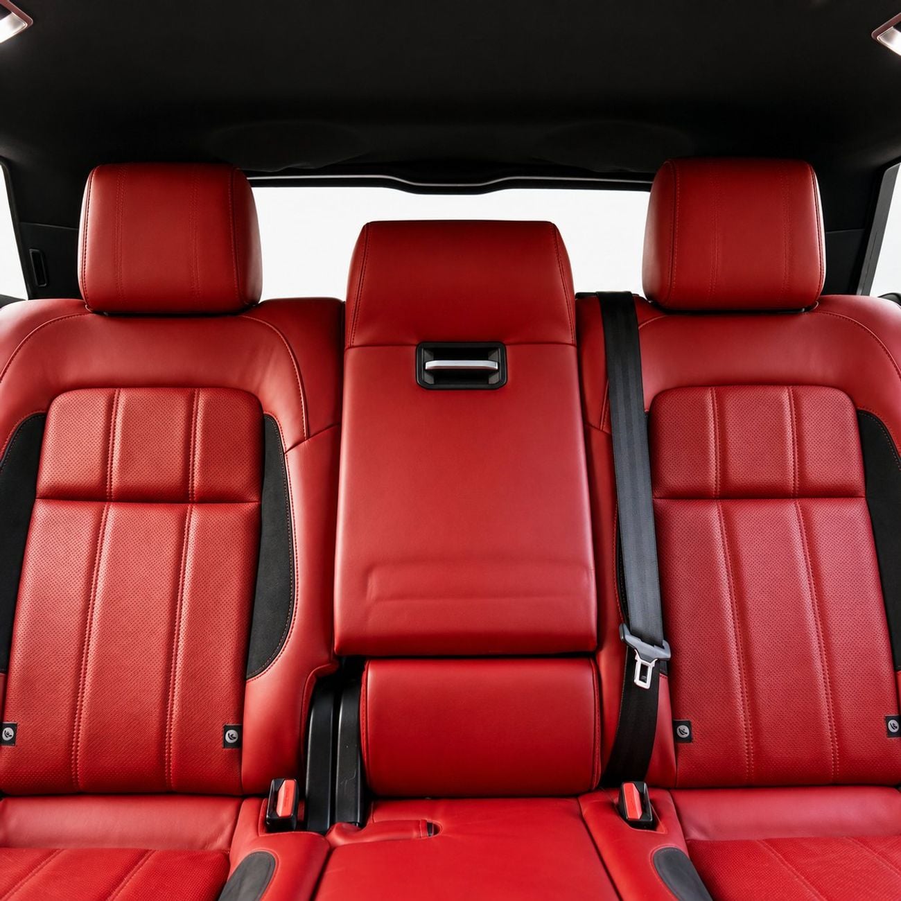 Land Rover Range Rover Sport HSE DYNAMIC AED 2,586 P.M • 0% Downpayment • Range Rover Sport HSE Dynamic • 1 Year Warranty