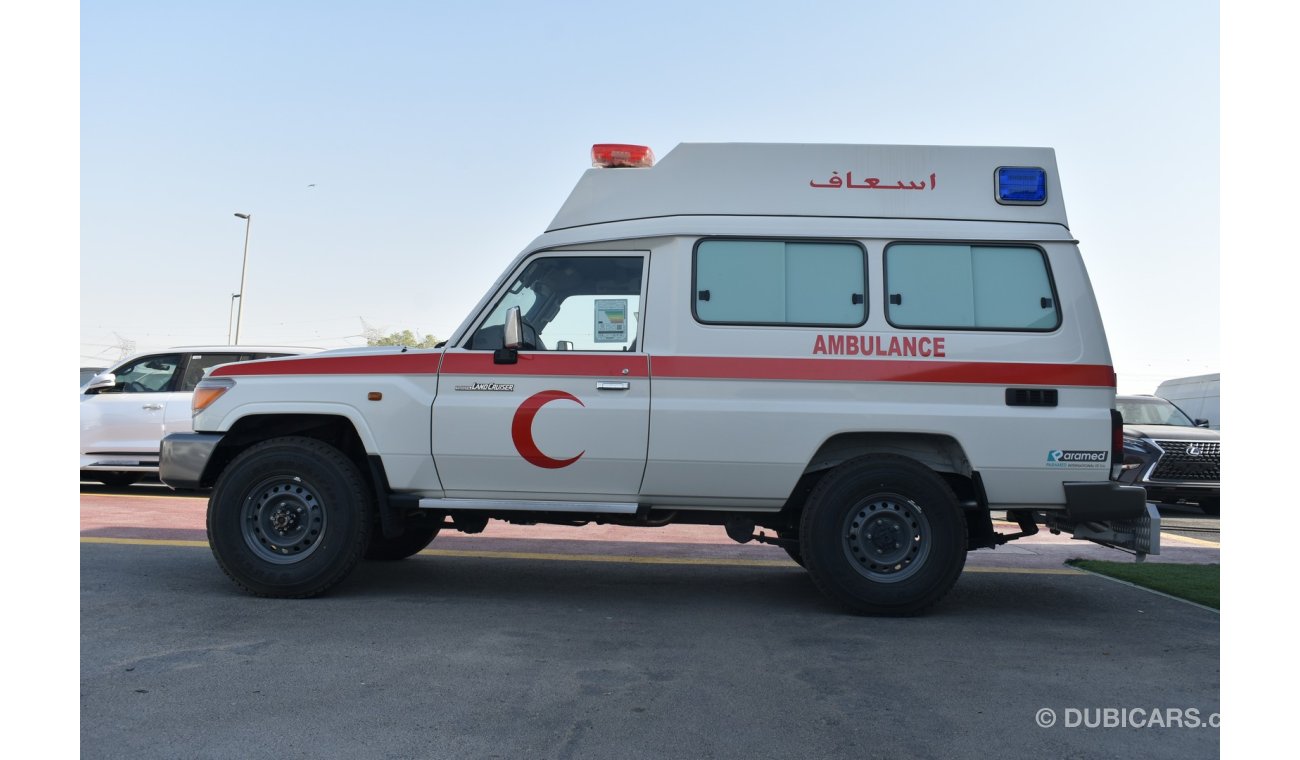 Toyota Land Cruiser Hard Top Toy. LC 78 H/T 4.0L PET - M/T - 20YM - H/RF AMBULANCE (FOR EXPORT ONLY)