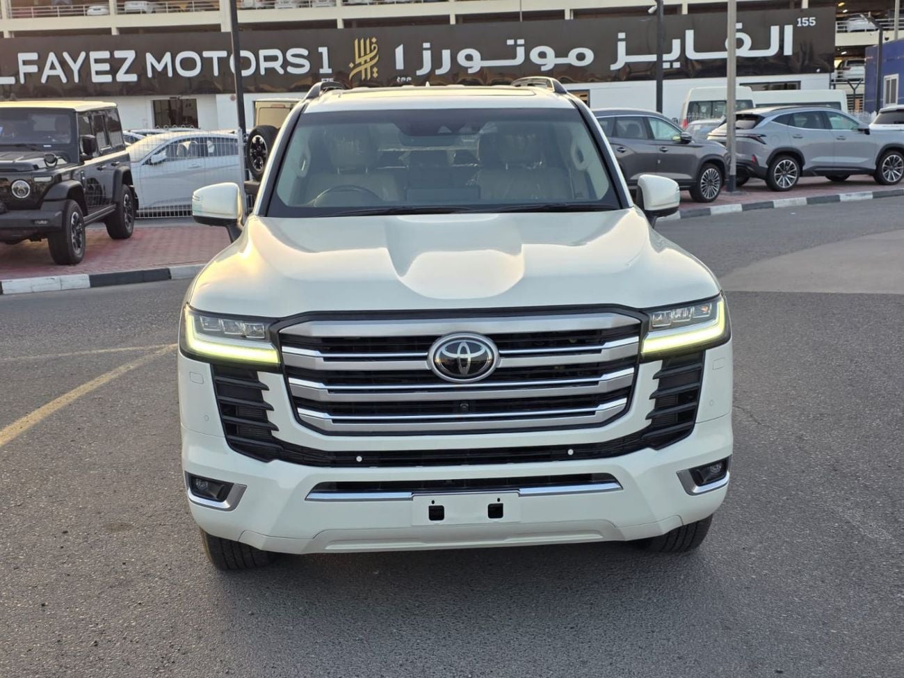 تويوتا لاند كروزر diesel 3.3 liter right hand drive in side beige sunroof leather seats