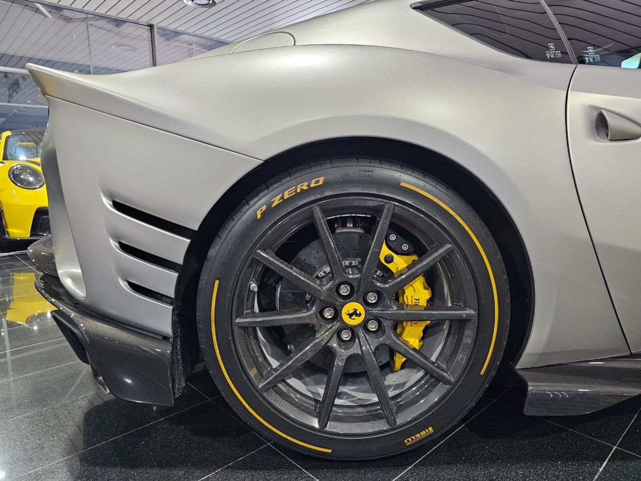 فيراري 812 كومبيتيزون