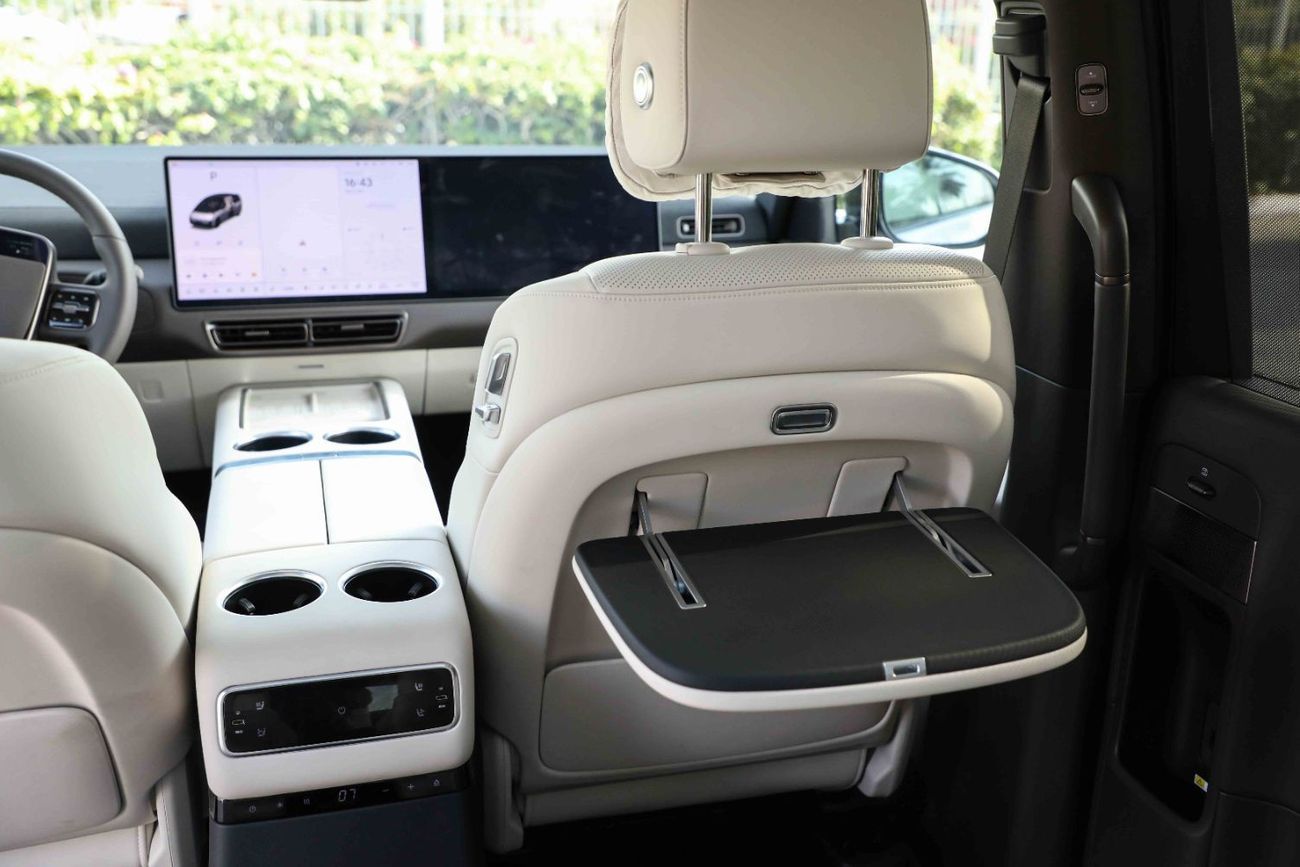 Li Auto Mega 2024 Lixiang Mega Ultra Version - Silver inside White | Export Only