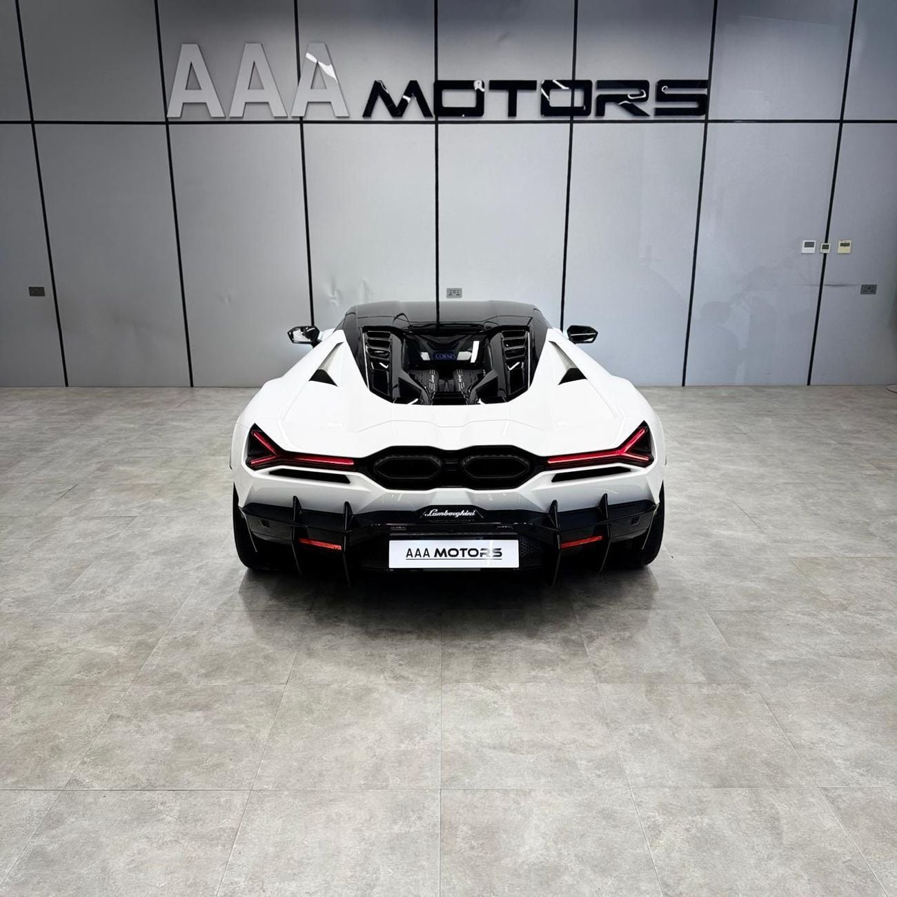 لامبورغيني ريفويلتو STD 6.5L V12 Hybrid