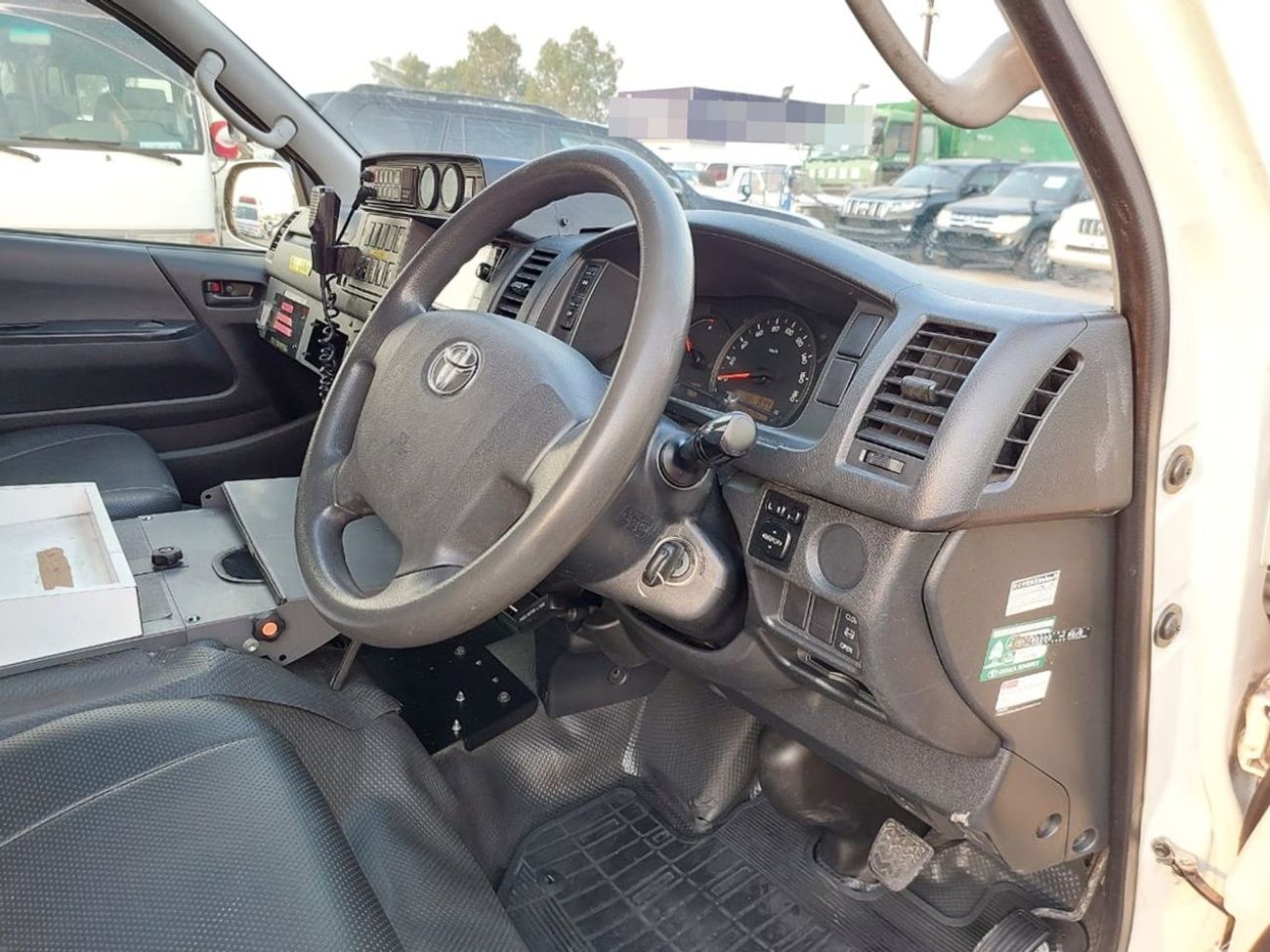 تويوتا هاياس TOYOTA HIACE VAN AMBULANCE RHD 2015 MODEL 2.7 L PETROL AUTOMATIC(PM14222)