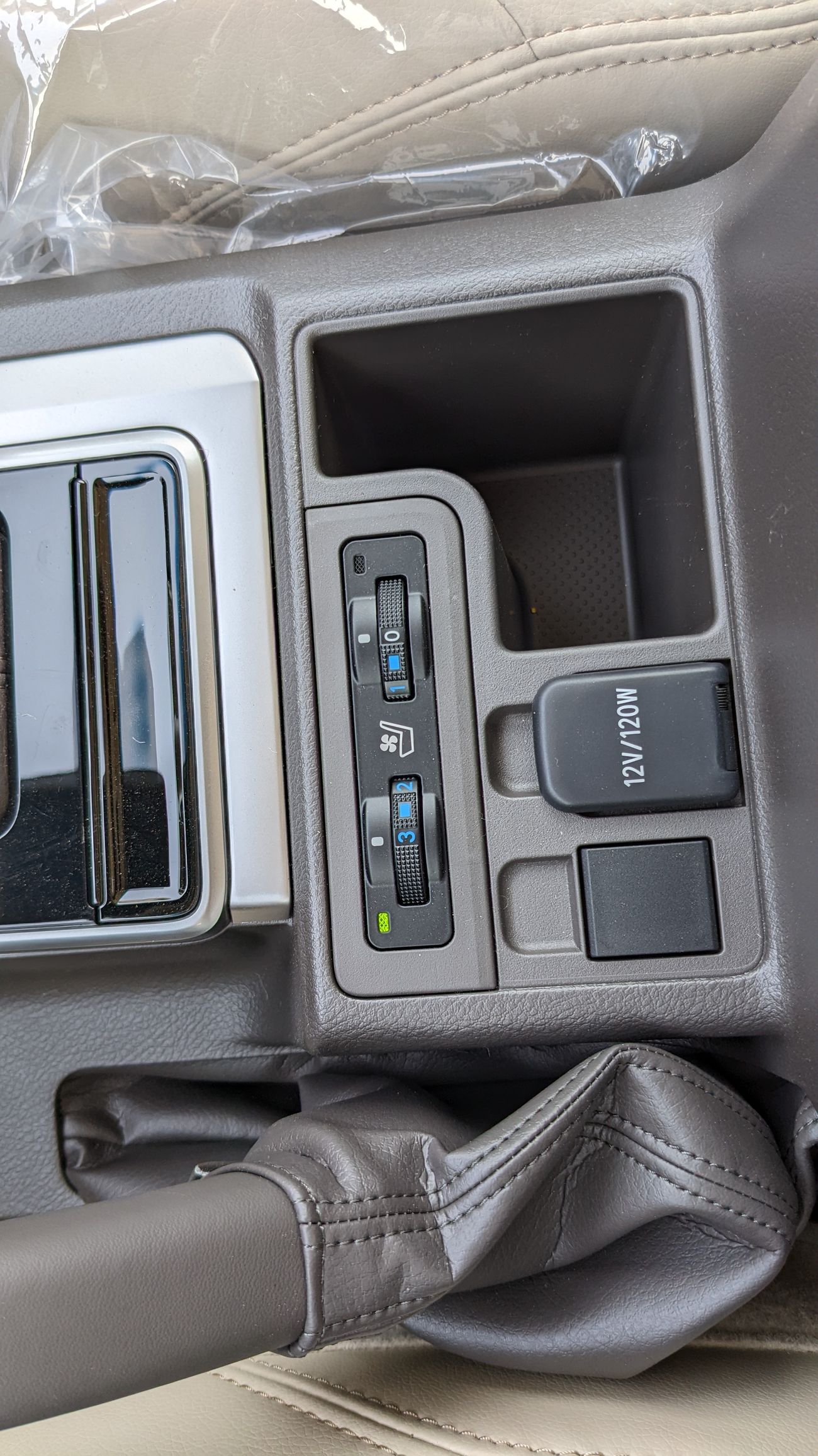 تويوتا برادو VXR V6 4.0l Petrol 7 Seat Automatic Transmission