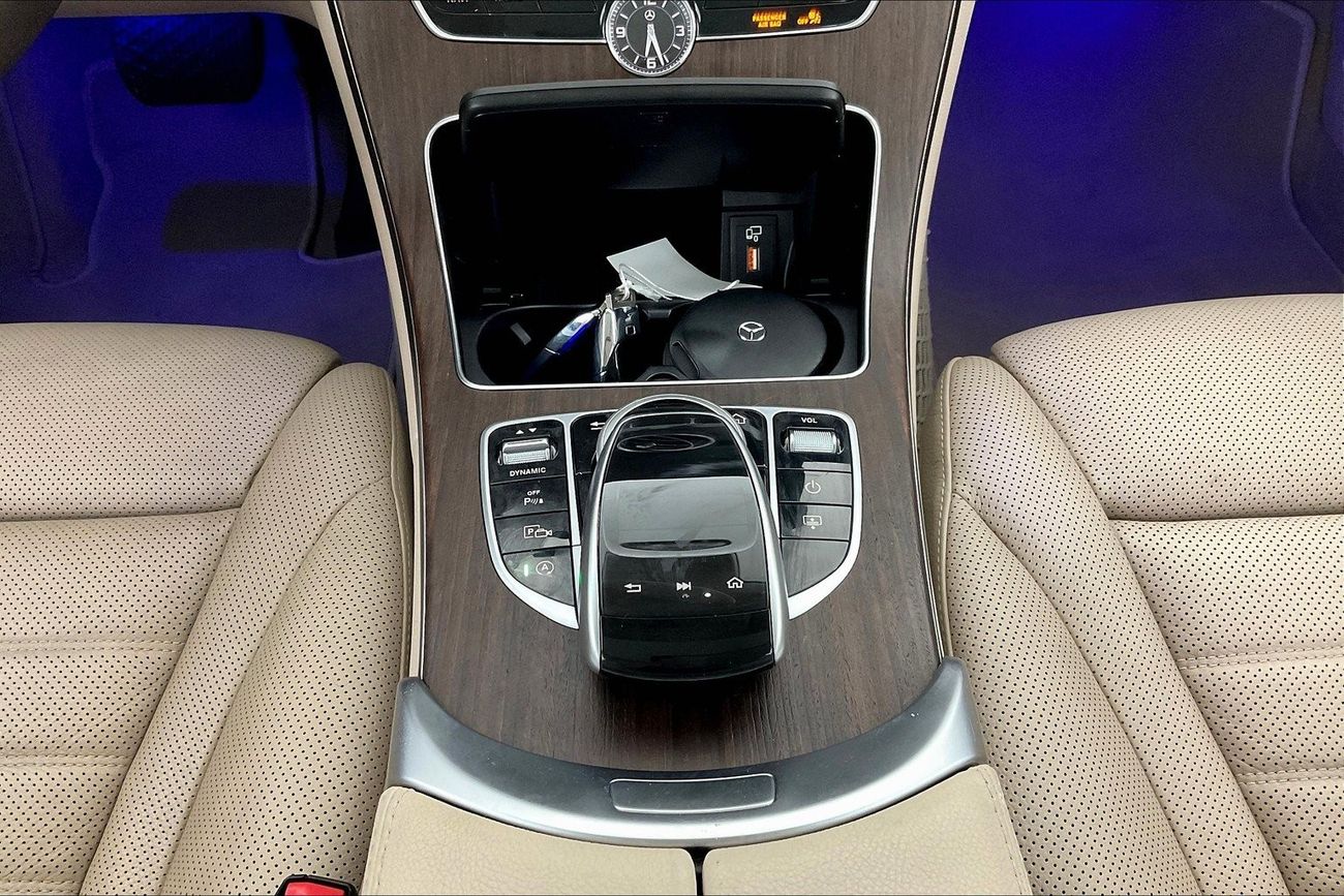 Mercedes-Benz C 200 Premium + (AMG Line)