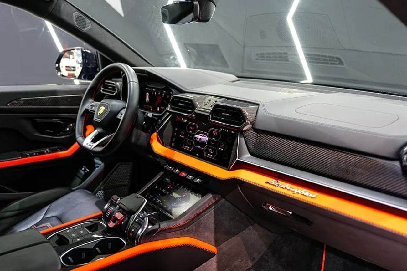 لامبورغيني اوروس SE Hybrid, New Facelift, Carbon Trim, Bang N Olufsen Audio