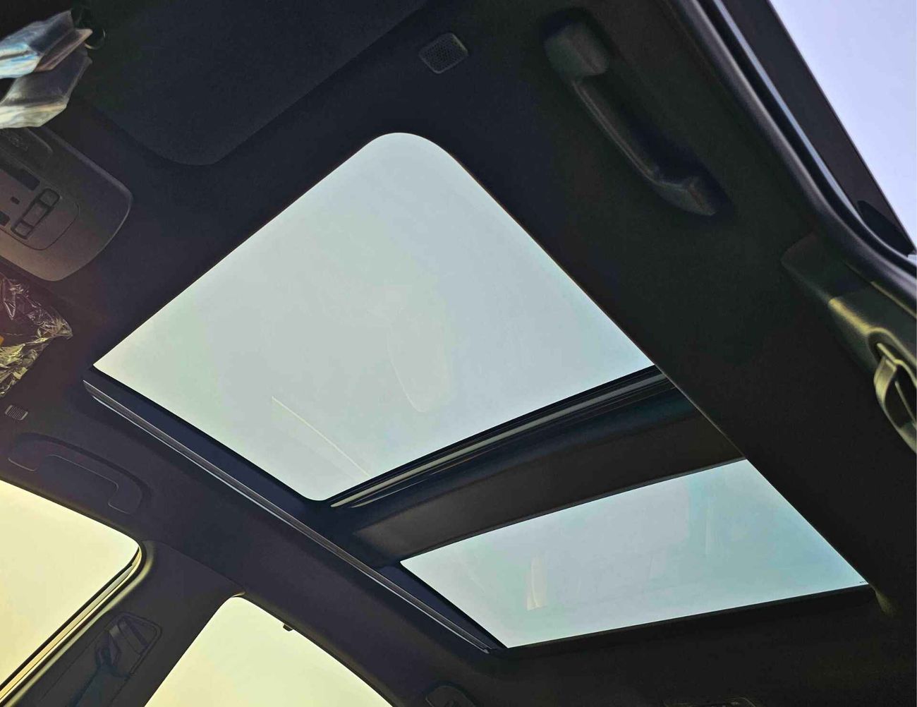 تويوتا كامري HYBRID LUMIERE / 2.5L V4 / 360 CAMERA / PANORAMIC ROOF / HEADUP DISPLAY/ FULL OPTION (CODE # LUMIERE