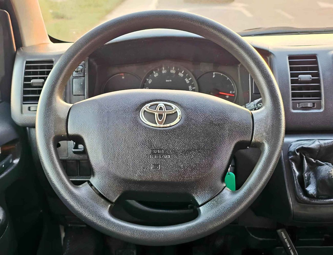 Toyota Hiace PASSENGER/ HIGHROOF/ PATROL MANUAL/ 13 SEATS/ EXPORT ONLY/ LOT# 76549