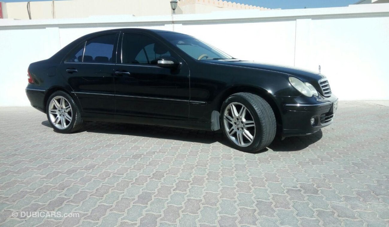 Mercedes-Benz C200