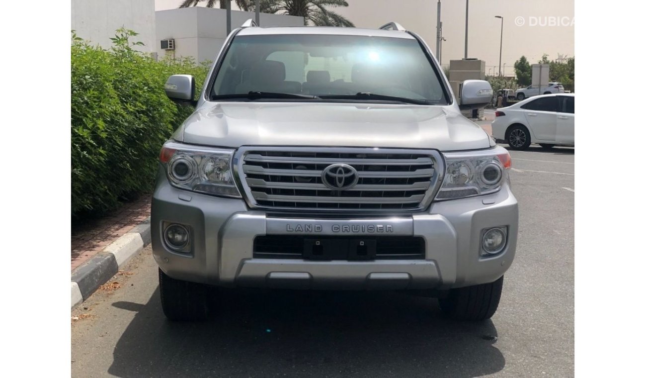 تويوتا لاند كروزر GULF SPECS  LANDCRUISER  VXR  V6 4X4 EXCELLENT CONDITION