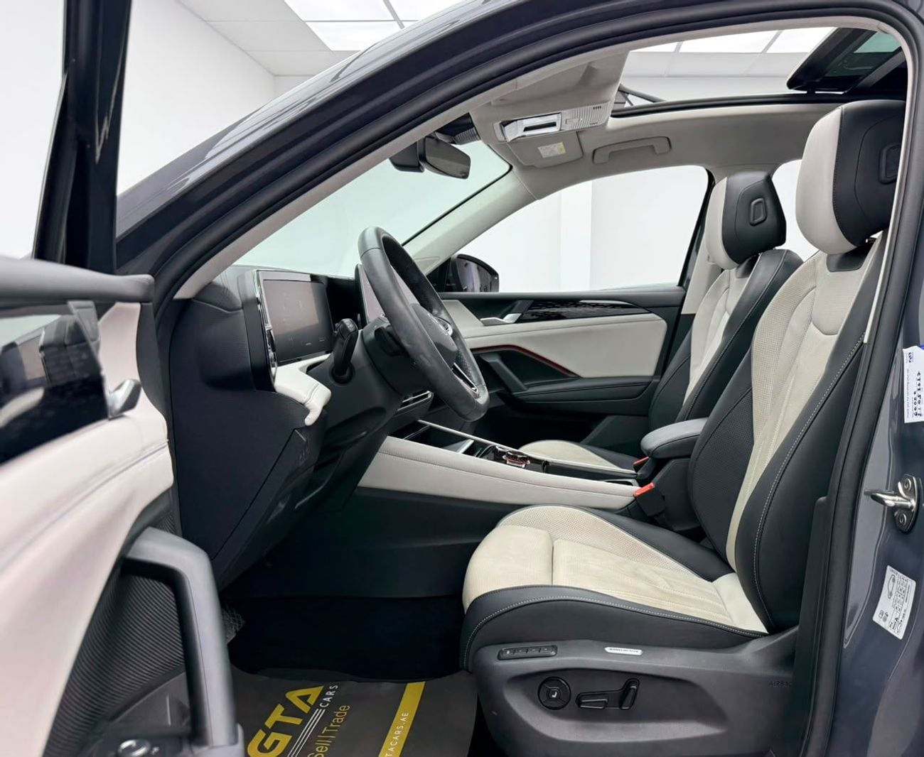 Volkswagen Tiguan Elegance Premium 2024 Volkswagen Tiguan Elegance Premium, 2027 VW Warranty + Service Pack, Low Km, Fully Loaded, GCC