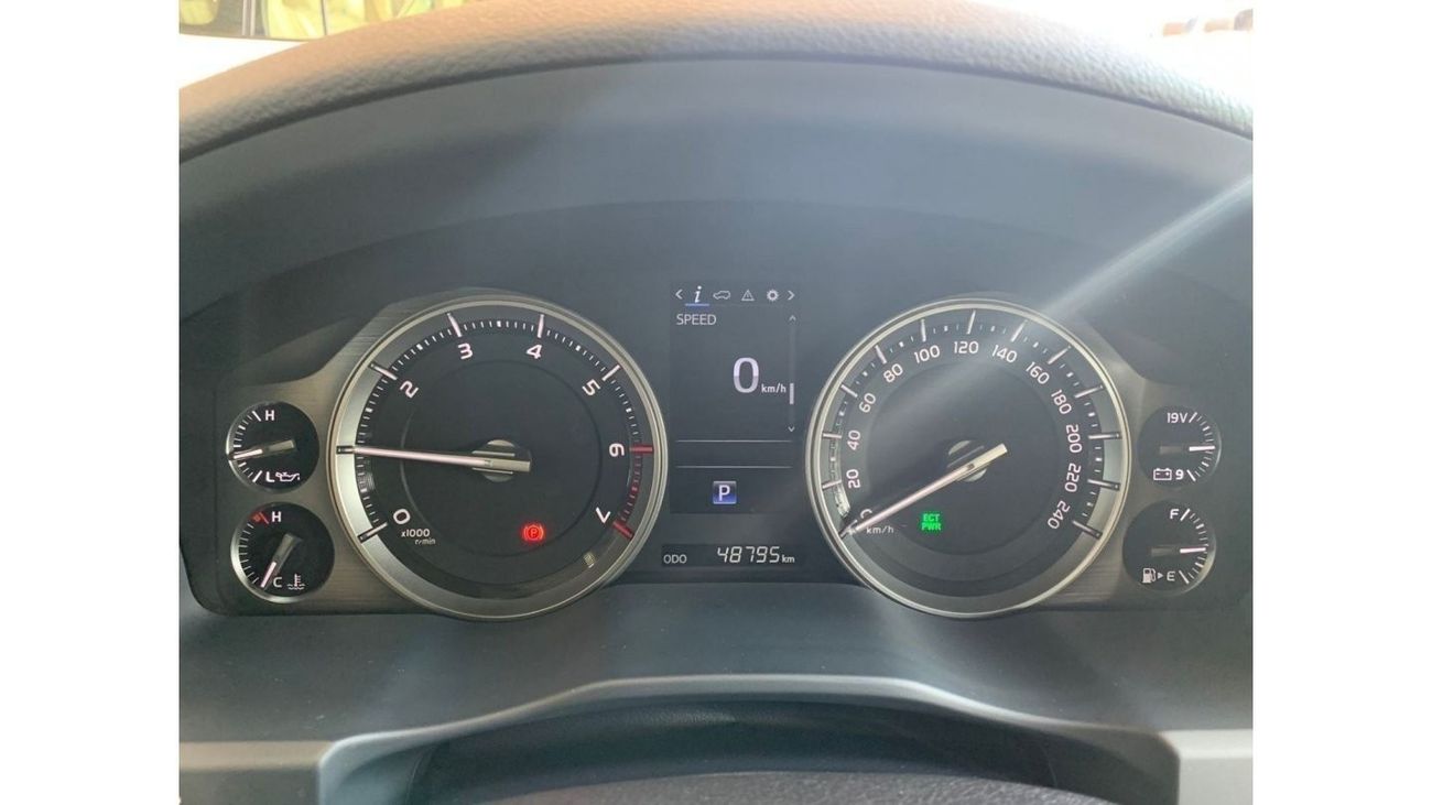 Toyota Land Cruiser GXR1