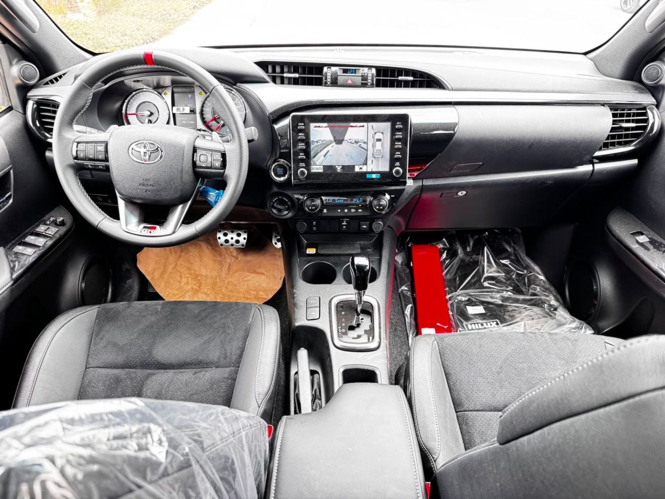 Toyota Hilux SR5 (NON GCC)