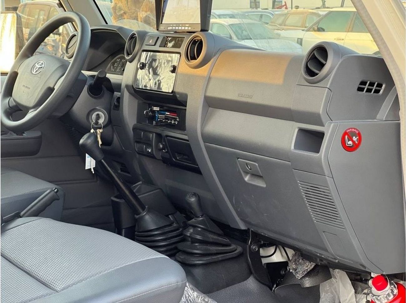 تويوتا لاند كروزر بيك آب 4.0L PTR M/T // 2023 // WITH CRANE , DIFF LOCK // SPECIAL OFFER // BY FORMULA AUTO // FOR EXPORT