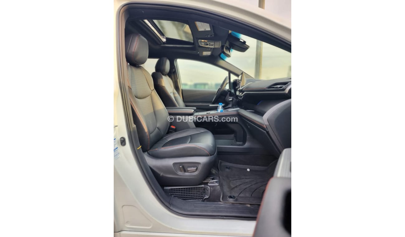 Toyota Sienna TOYOTA SIENNA HYBRID FULL OPTION