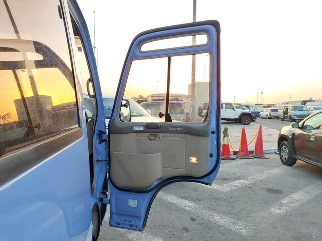 Toyota Coaster TOYOTA COASTER BUS RHD 1997 MODEL 4.1 L DIESEL AUTOMATIC(PM02631)