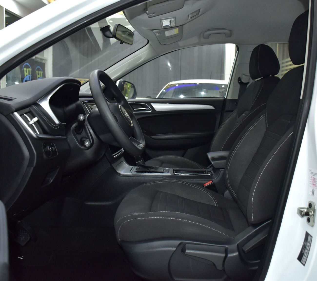 MG RX5 EXCELLENT DEAL for our MG RX5 ( 2022 Model ) in White Color GCC Specs