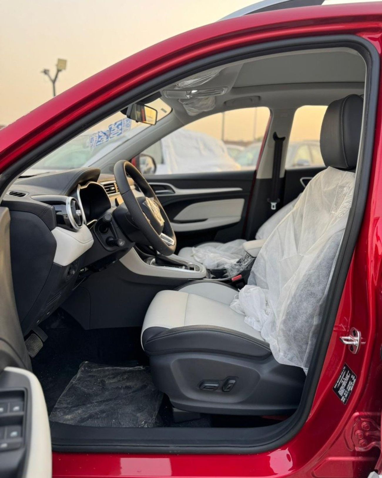 MG ZS MG ZS 1.5L (LUXURY) - 2025 MODEL RED COLOR