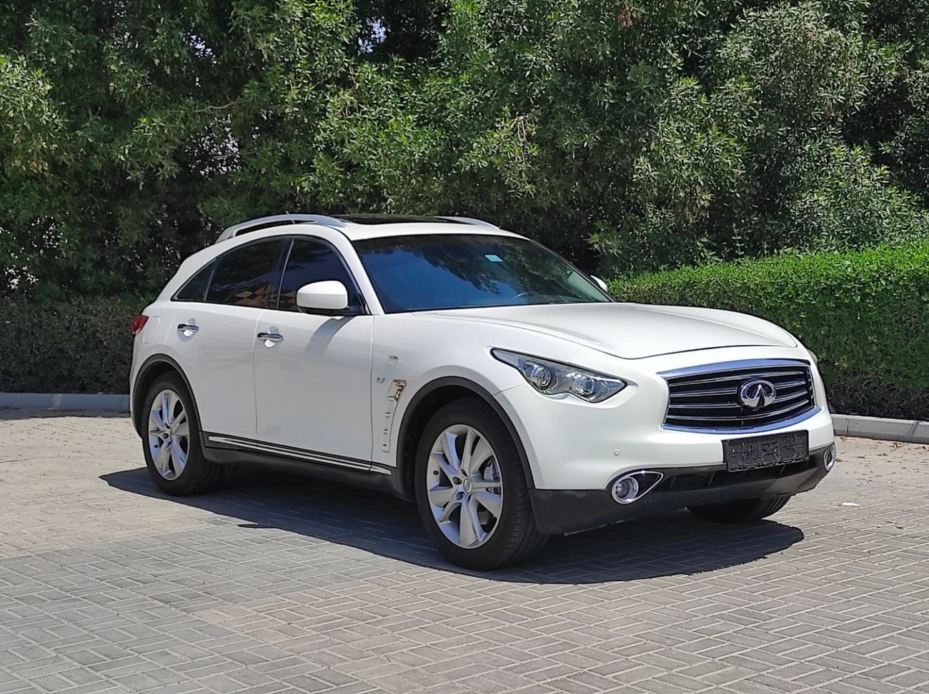Infiniti Q70 Sports 3.7L Infinity Qx 70 2016 Gcc V6 5 Camera full options no1