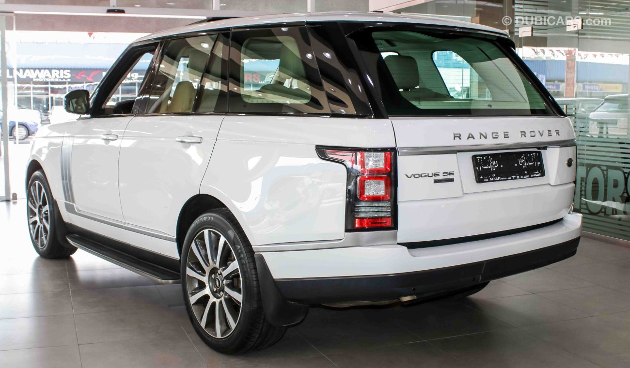 Land Rover Range Rover Vogue HSE with SE Supercharged badge