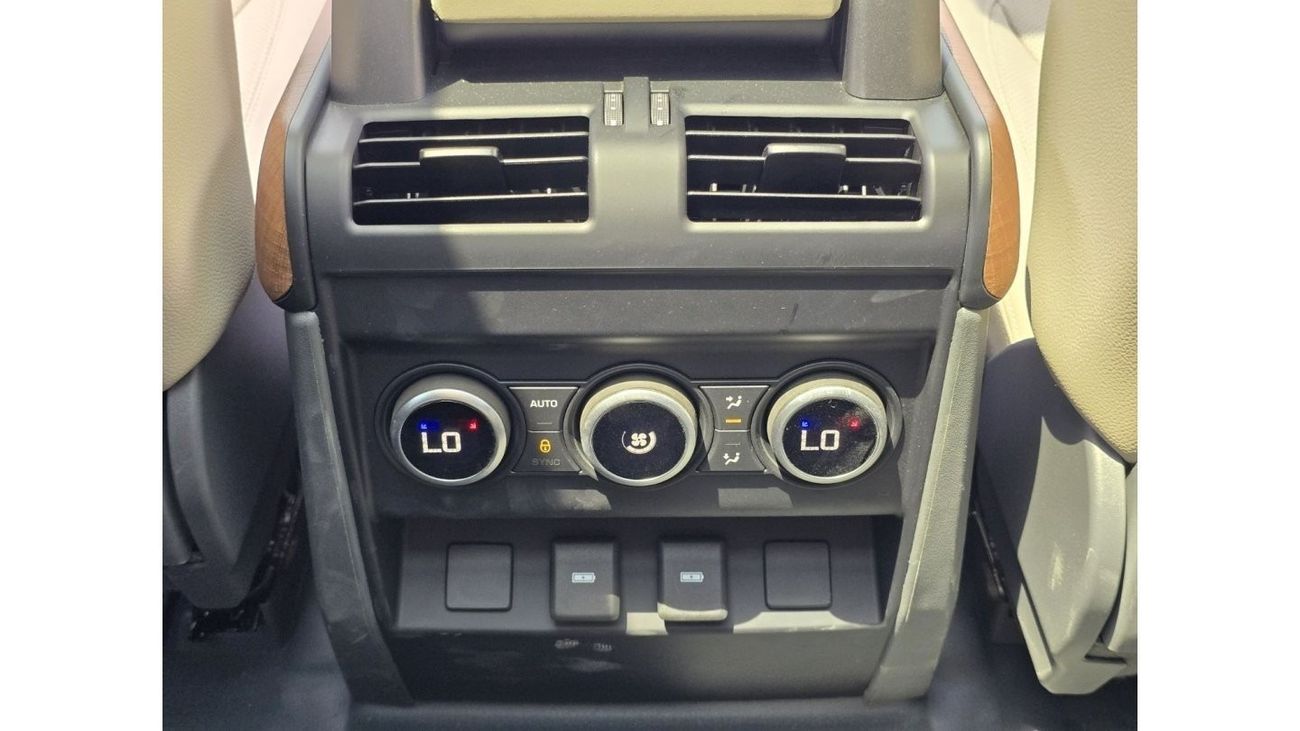 Land Rover Defender DEFENDER 2023 GCC V6 UNDER WARRANTY TILL 150000 KM 5 YEARS // LOW MILEAGE // PERFECT CNDITION