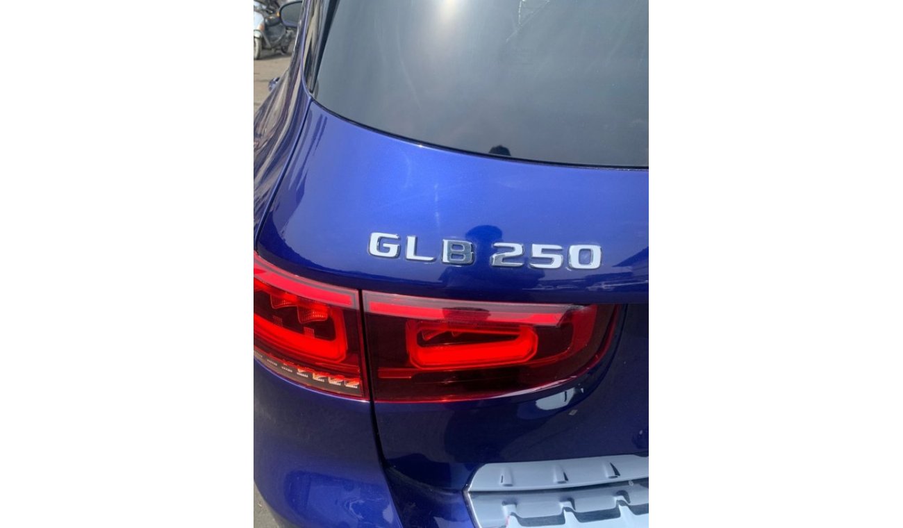 Mercedes-Benz GLB 250 4MATIC