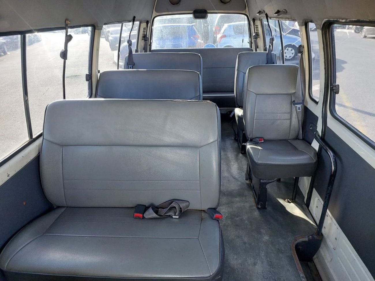 تويوتا هاياس TOYOTA HIACE COMMUTER VAN RHD 2003 MODEL 3.0 L DIESEL MANUAL(PM15151)