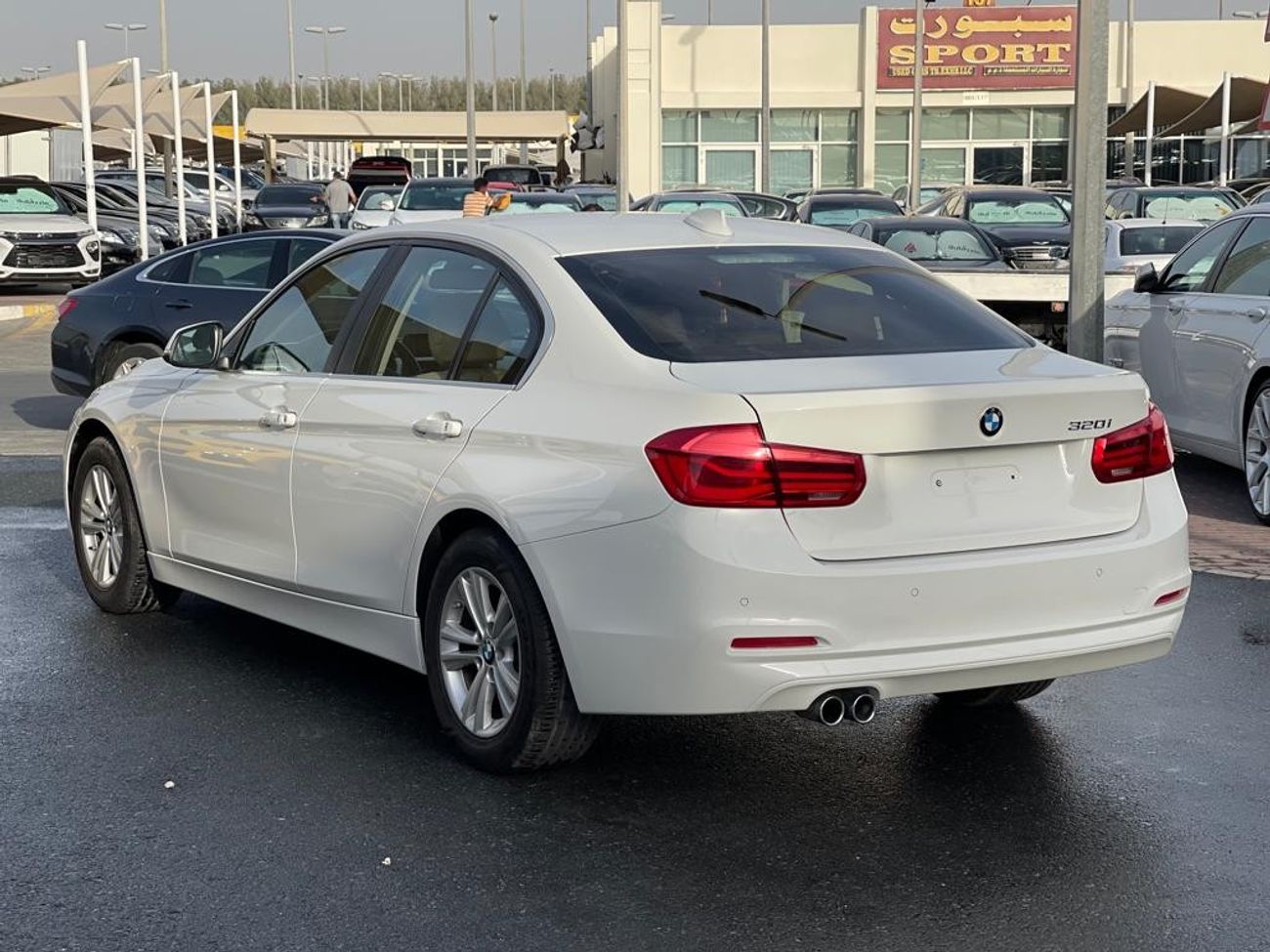 BMW 320i Exclusive BMW 320 _GCC_2018_Excellent Condition _Full option