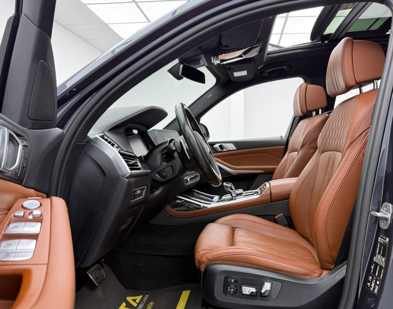 بي أم دبليو X7 40i 3.0L 2022 BMW X7 xDrive40i M-Sport, 2026 BMW Warranty, Full BMW Service History, 7 Seater, GCC