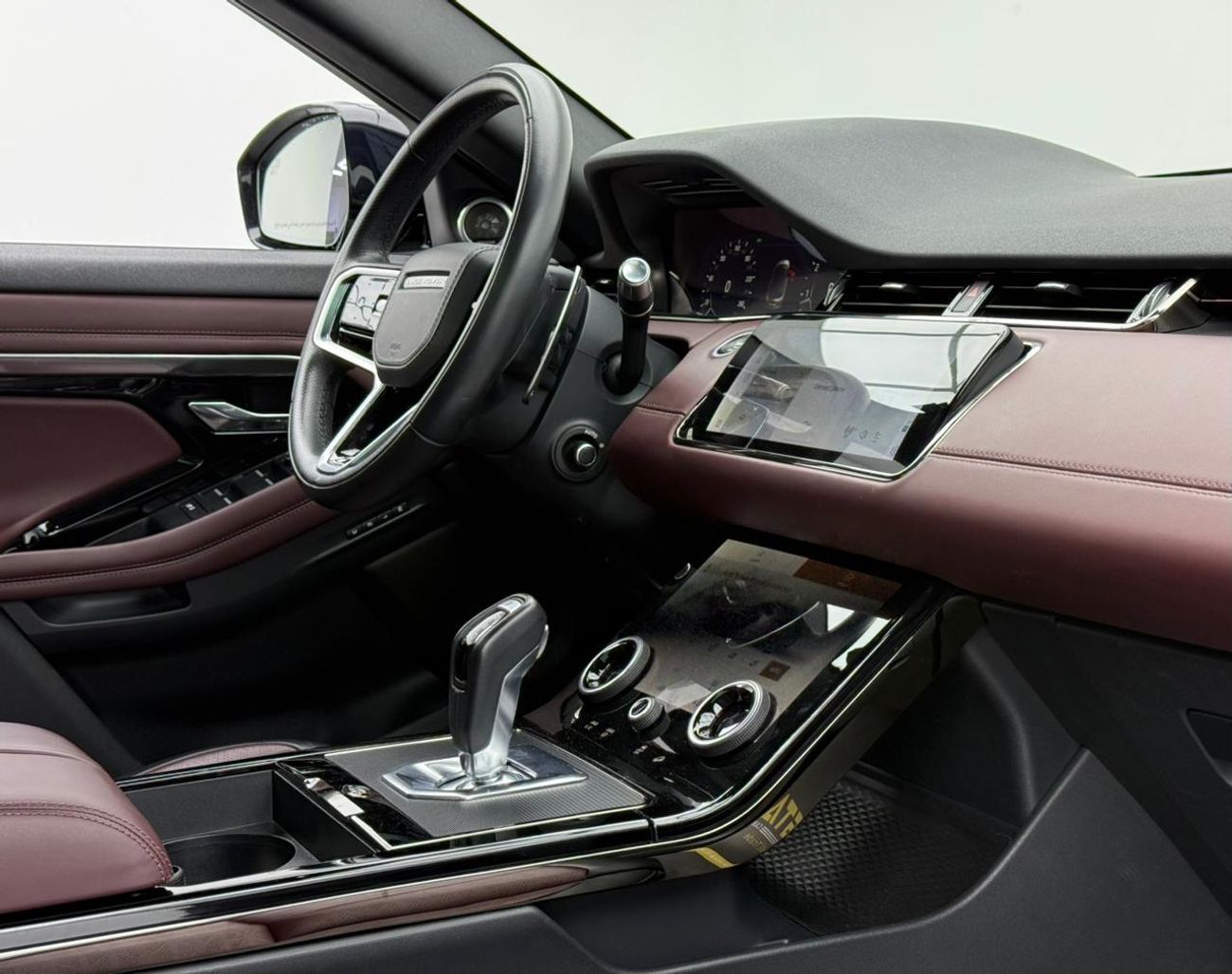 لاند روفر رانج روفر إيفوك P250 R-Dynamic HSE 2.0L 2021 Range Rover Evoque P250 R-Dynamic HSE, 2026 RR Warranty, 2029 RR Servic