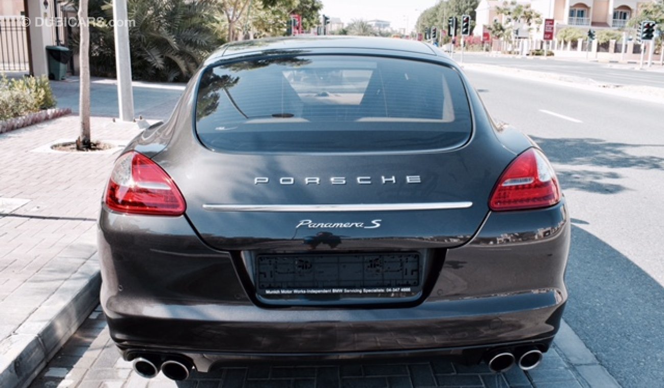 Porsche Panamera S