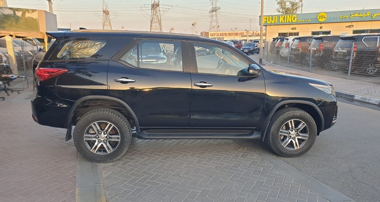 Toyota Fortuner 2.7L 4WD PETROL - USED