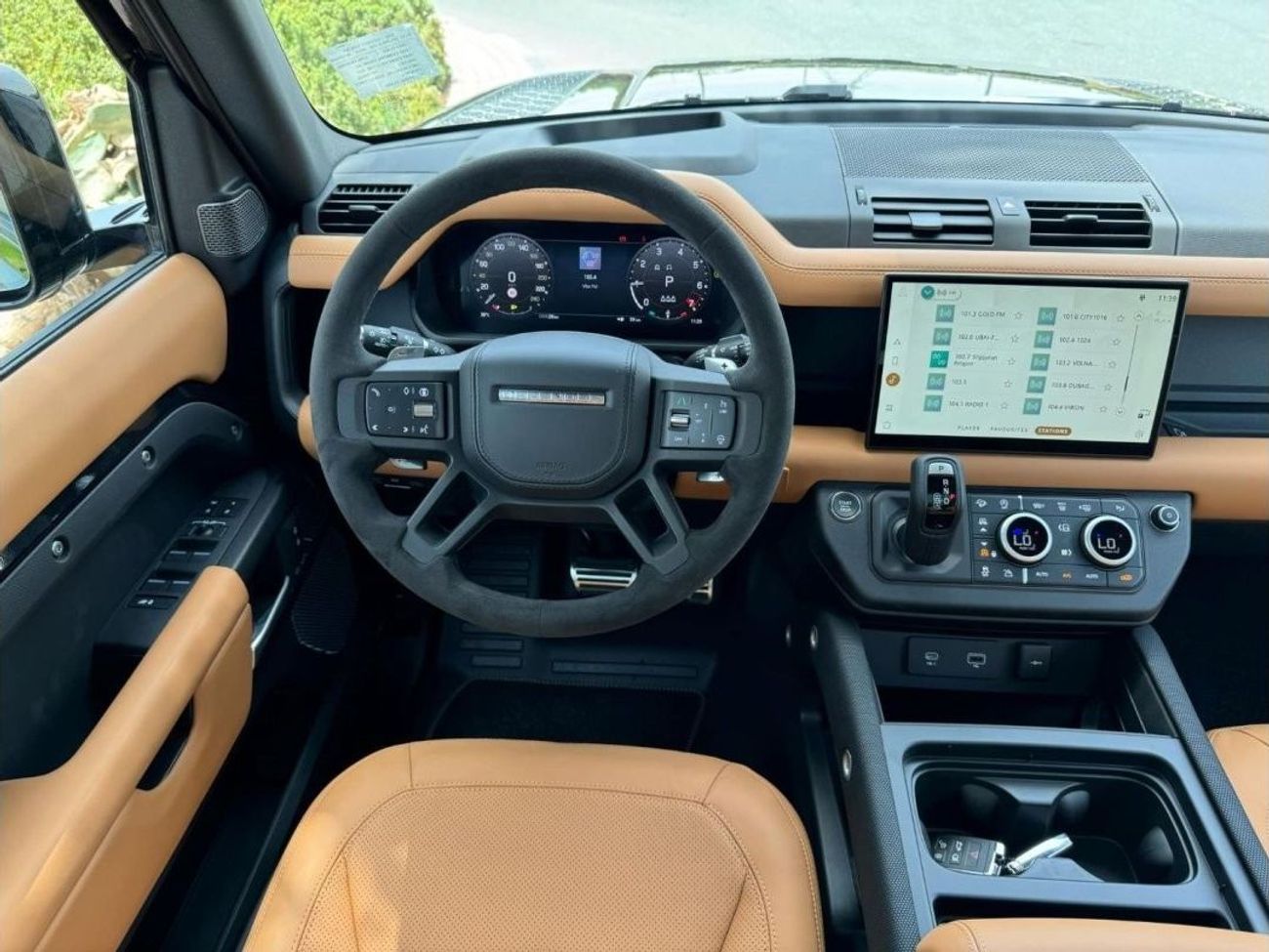 Land Rover Defender GERMAN SPEC BRAND NEW V8