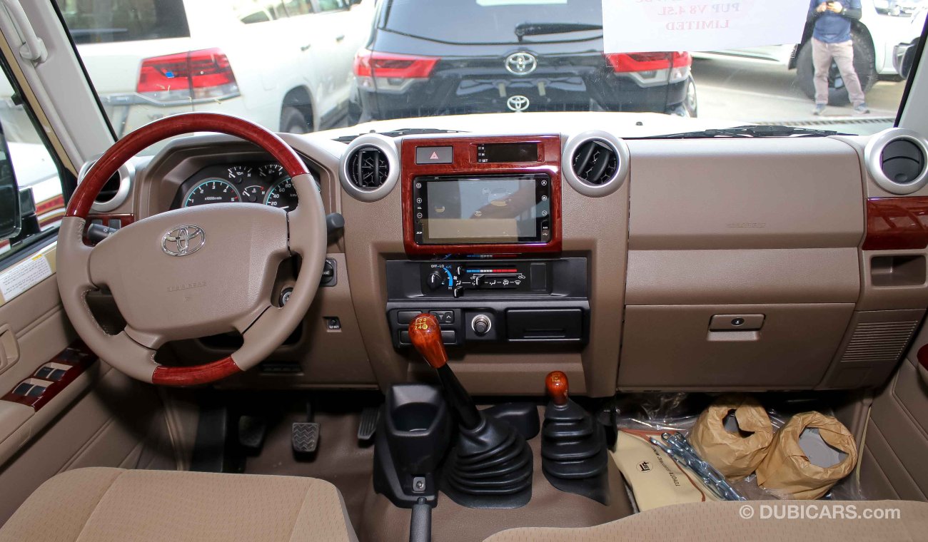 Toyota Land Cruiser Pick Up Double Cab LX Limited V8 4.5L Turbo Diesel 4X4 Manual Transmission