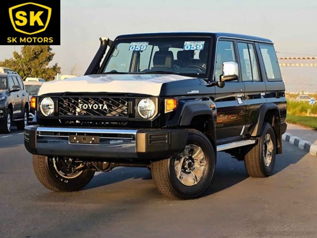Toyota Land Cruiser 70 STD-HIGH OPTION, 4.0L PETROL V6, M/T, WOOD,STEERING / WINCH SNORKEL (CODE # 68079)