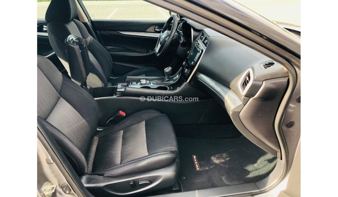 Nissan Maxima SV MODEL 2016 GCC CAR PERFECT CONDITION INSIDE AND OUTSIDE LOW MILEAGE