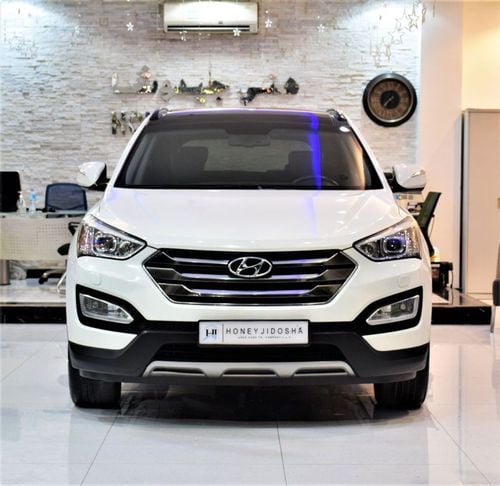 Hyundai Santa Fe AMAZING Hyundai SantaFe 4WD 3.3L 2013 Model!! in White Color! GCC Specs