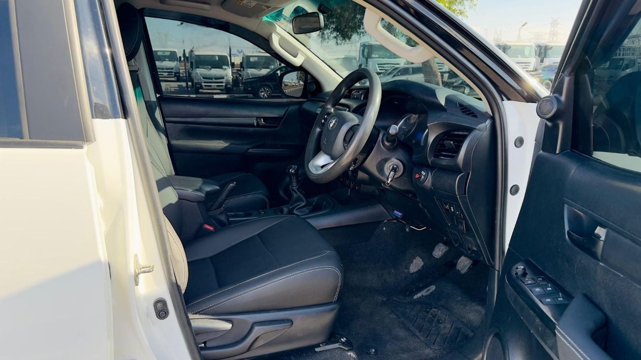 تويوتا هيلوكس DOUBLE CABIN | RHD | 2.8L DIESEL ENGINE | MANUAL TRANSMISSION | JAF0189